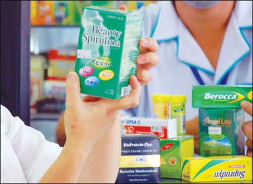 Mua b&aacute;n 13Win OKVIP Cá cược bóng đá chức năng