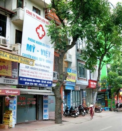 Ph&ograve;ng kh&aacute;m c&oacute; b&aacute;c sỹ Trung Quốc hầu hết đang "nằm im"