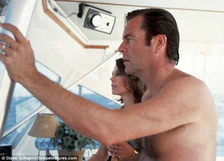 Natalie c&ugrave;ng chồng Robert Wagner 2 tuần trước vụ "tại nạn" khiến c&ocirc; thiệt mạng
