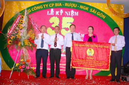 N&acirc;ng cao chất lượng sản phẩm l&agrave; c&aacute;ch SABECO giữ vững được vị thế dẫn đầu trong suốt chặng đường 35 năm qua