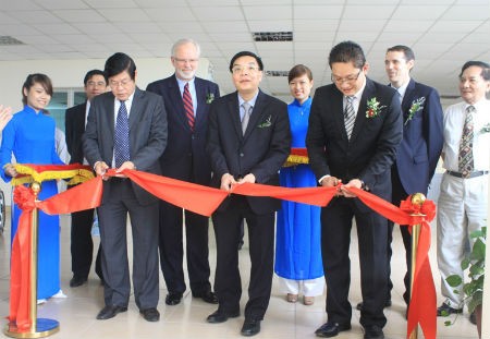 Lễ cắt băng ra mắt Trung t&acirc;m đ&agrave;o tạo C&ocirc;ng nghệ th&ocirc;ng tin v&agrave; S&aacute;ng kiến khởi nghiệp cho thanh ni&ecirc;n