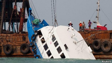 H&igrave;nh ảnh hiện trường vụ tai nạn (ảnh Reuters)