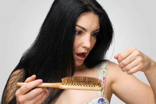Rụng t&oacute;c l&agrave; nỗi &aacute;m ảnh của nhiều phụ nữ v&agrave; cả đấng m&agrave;y r&acirc;u