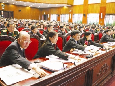 Đại biểu quốc hội th&ocirc;ng qua việc bỏ phiếu t&iacute;n nhiệm