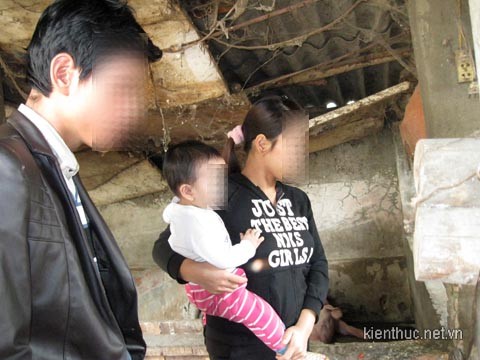 B&agrave; Th. đang "tiếp thị" lợn "cắp n&aacute;ch" đ&atilde; được ph&ugrave; ph&eacute;p với PV.