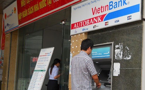 Vietinbank đ&atilde; ph&aacute;t h&agrave;nh hơn 10 triệu thẻ ghi nợ E-Partner, hơn 400.000 thẻ t&iacute;n dụng quốc tế Cremium, v&agrave; c&oacute; gần 30.000 đơn vị chấp nhận thẻ tr&ecirc;n to&agrave;n quốc.