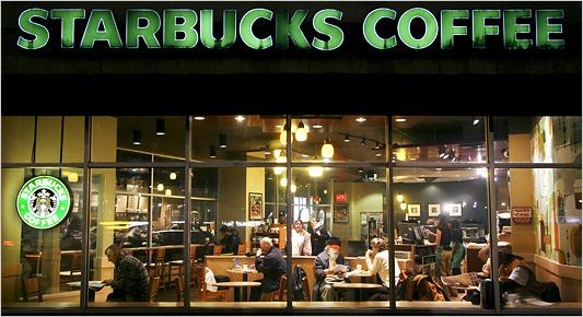 Sự tinh tế của cafe &Yacute; đ&atilde; được Howard Schultz biến th&agrave;nh văn h&oacute;a của Starbucks.