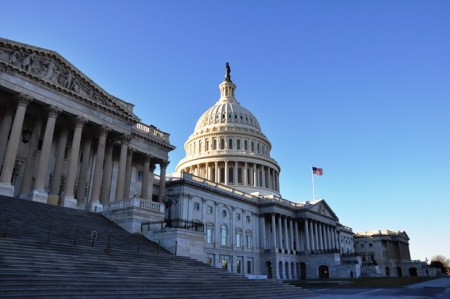 Capitol nh&igrave;n từ ph&iacute;a sau. Ảnh: HM