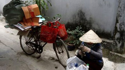 Nhiều người đ&atilde; trở th&agrave;nh nạn nh&acirc;n của những c&ocirc; đồng n&aacute;t giả vờ bắt được Iphone