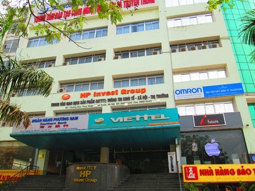 Nh&igrave;n b&ecirc;n ngo&agrave;i, người ta dễ tưởng nơi đ&acirc;y l&agrave; văn ph&ograve;ng cho thu&ecirc; chứ kh&ocirc;ng phải trung t&acirc;m đ&agrave;o tạo.