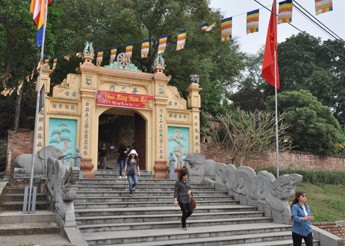 Cổng v&agrave;o ch&ugrave;a Ti&ecirc;u