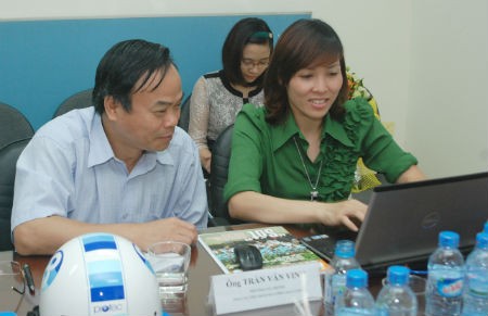 &Ocirc;ng Trần Văn Vinh -  Ph&oacute; Tổng cục trưởng Tổng cục Ti&ecirc;u chuẩn Đo lường Chất lượng đang trả lời c&acirc;u hỏi của độc giả.