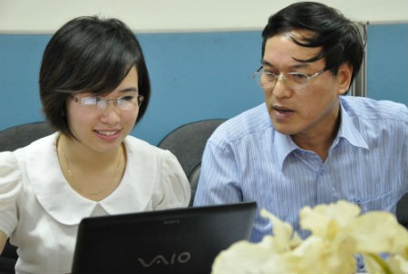 &Ocirc;ng Trần Quốc Tuấn (Cục trưởng Cục Quản l&yacute; Chất lượng sản phẩm h&agrave;ng h&oacute;a &ndash; Tổng cục Ti&ecirc;u chuẩn Đo lường Chất lượng) đang giao lưu c&ugrave;ng độc giả.