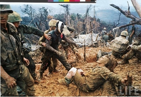 L&iacute;nh Mỹ trong chiến tranh Việt Nam. Ảnh: Larry Burrows/LIFE.