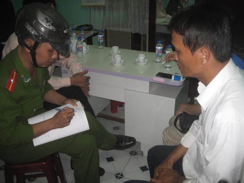 Cơ quan chức năng l&agrave;m việc về vụ ti&ecirc;m vắc xin "qu&aacute; đ&aacute;t"