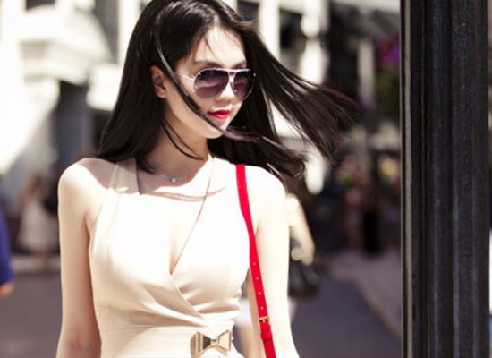 Mức c&aacute;t-x&ecirc; của Ngọc Trinh lu&ocirc;n cao gấp 3 lần người mẫu nổi tiếng kh&aacute;c.