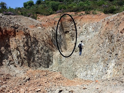Khu vực được cho l&agrave; lối v&agrave;o "kho b&aacute;u" Ảnh: L&Ecirc; TRƯỜNG