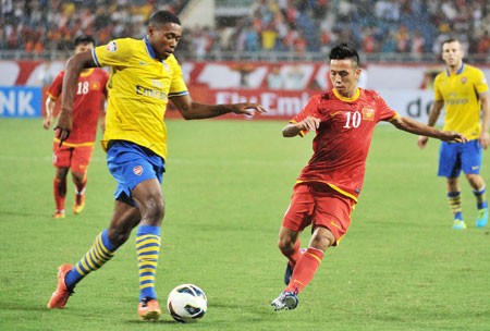 Tuyển Việt Nam - Arsenal thi đấu ở Mỹ Đ&igrave;nh, H&agrave; Nội. Ảnh: Nhật Nam