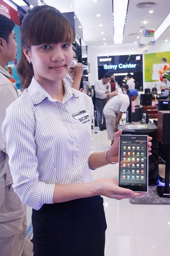 Sony Xperia Z Ultra - một trong những smartphone đang g&acirc;y được sự ch&uacute; &yacute; tại thị trường trong nước.