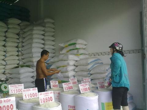 Gạo b&aacute;n lẻ kh&ocirc;ng bị kiểm so&aacute;t về chất lượng, ATTP