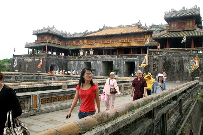 Du lịch nội địa vẫn h&uacute;t kh&aacute;ch.