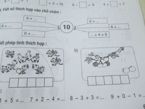 Tương tự, với ảnh c&aacute;c ch&uacute; g&agrave; th&igrave; ph&eacute;p t&iacute;nh đ&uacute;ng l&agrave; 8 + 2 hay 10 &ndash; 2. 