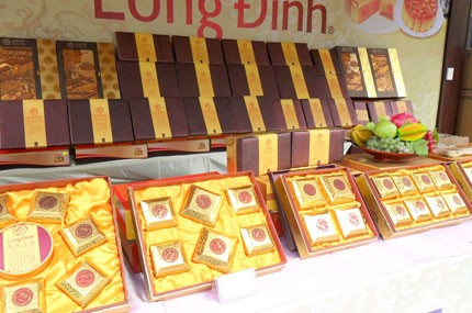 L&agrave;m b&aacute;nh Trung thu si&ecirc;u đắt chỉ để lấy danh 2