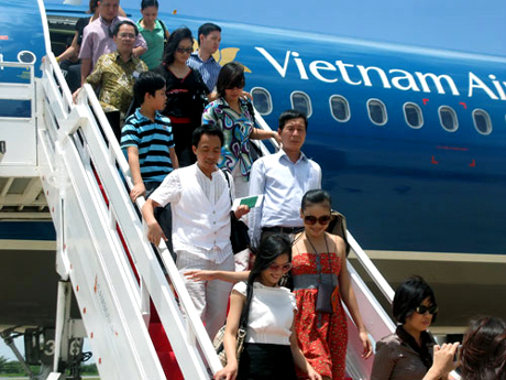 Giảm sốc gi&aacute; v&eacute; m&aacute;y bay đi dịp tết Gi&aacute;p Ngọ 2014