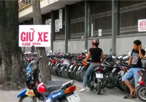 Đồng loạt tăng ph&iacute; gửi xe