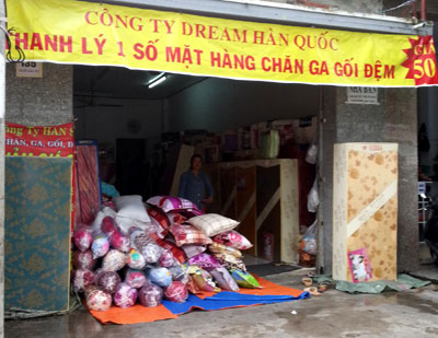 Cảnh gi&aacute;c với chăn, nệm gi&aacute; rẻ