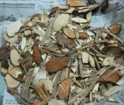 Thuốc đ&ocirc;ng y được b&aacute;n phổ biến v&agrave; nhiều bệnh được d&ugrave;ng chung một thang với th&agrave;nh phần giống y hệt nhau