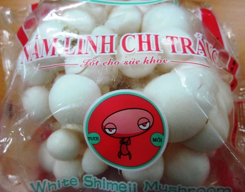 Nấm linh chi trắng c&oacute; nguồn gốc từ Trung Quốc. Ảnh: Thi H&agrave;.