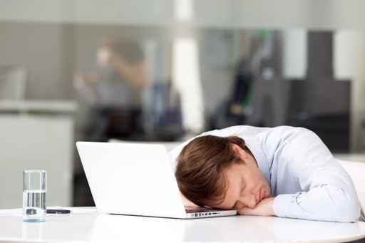 Ngủ trưa qu&aacute; 40 ph&uacute;t c&oacute; hại cho tim