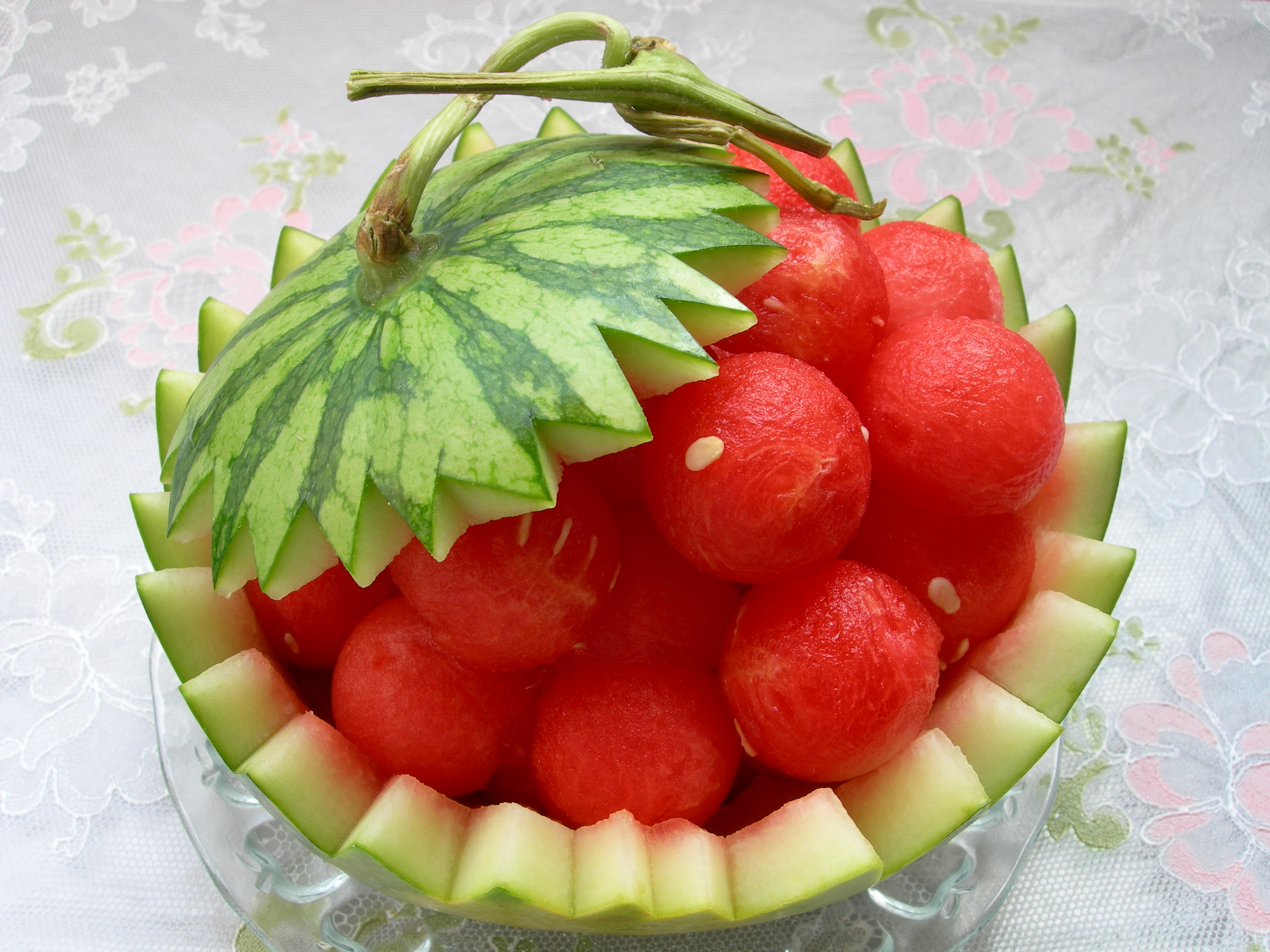 Bốn nh&oacute;m người n&ecirc;n hạn chế ăn dưa hấu