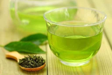Ph&ograve;ng trị gan nhiễm mờ nhờ uống matcha