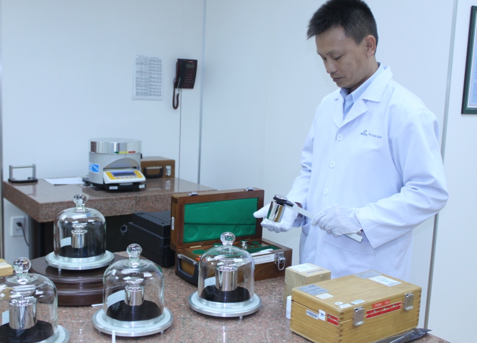 Đẩy mạnh hoạt động thử nghiệm, gi&aacute;m định chất lượng v&agrave;ng trang sức mỹ nghệ