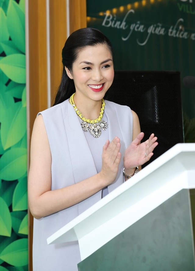 Người đẹp 29 tuổi chia sẻ niềm vui khi trở lại với công việc. Ngoài đam mê thời trang, xây dựng nhãn hàng mang tên mình, “cô Trúc” còn là gương mặt đại diện các dự án bất động sản lớn.