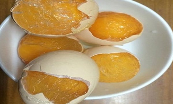 Sự thật trứng giả ở H&agrave; Nội 
