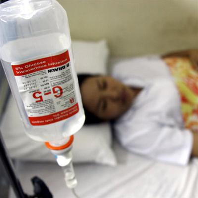 Truyền dịch cũng phải được sự chỉ định v&agrave; hướng dẫn của b&aacute;c sỹ