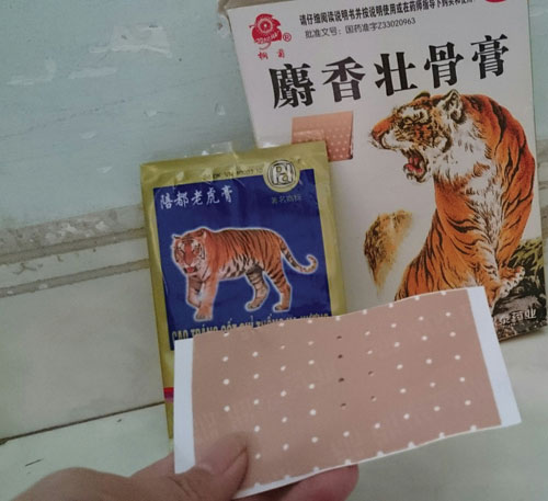 Miếng d&aacute;n tan mỡ, nở ngực c&oacute; nguy cơ tg&acirc;y dị ứng