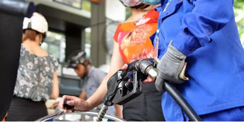 Ph&aacute;t hiện xăng pha nước ở T&acirc;y Ninh