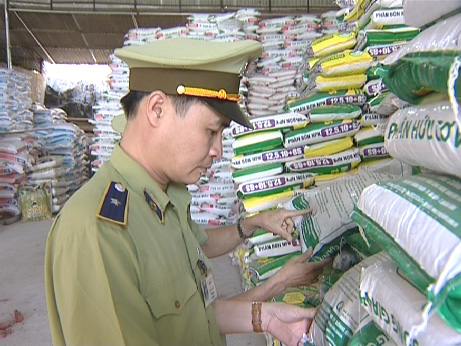 Truy tố PGĐ Trung t&acirc;m Khảo nghiệm ph&acirc;n b&oacute;n v&igrave; cấp chứng nhận chất lượng &lsquo;khống&rsquo; 
