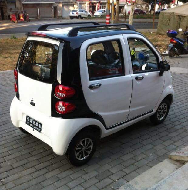 &Ocirc; t&ocirc; điện mini: Cẩn thận th&agrave;nh xe &lsquo;r&aacute;c&rsquo;