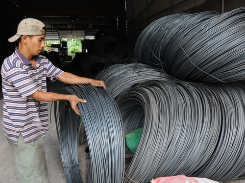 Đi&ecirc;u đứng v&igrave;  th&eacute;p ngoại khai gian