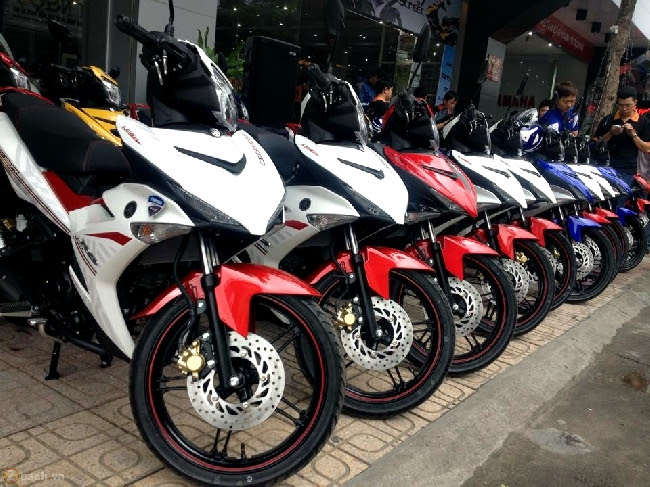 Sự thật về Cục Hải quan thanh l&yacute; xe LX gi&aacute; 7 triệu