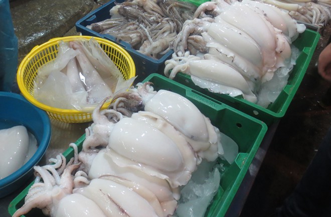 Số hàng này sau khi được xử lý sẽ đem ra chợ Long Biên bán. Số hàng này sau khi được xử lý sẽ đem ra chợ Long Biên bán.