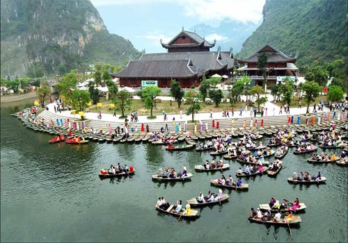 Khu du lịch thắng cảnh v&agrave; t&acirc;m linh Tr&agrave;ng An - Ninh B&igrave;nh được nhiều du kh&aacute;ch trong nước v&agrave; quốc tế lựa chọn du xu&acirc;n T&acirc;n Ni&ecirc;n