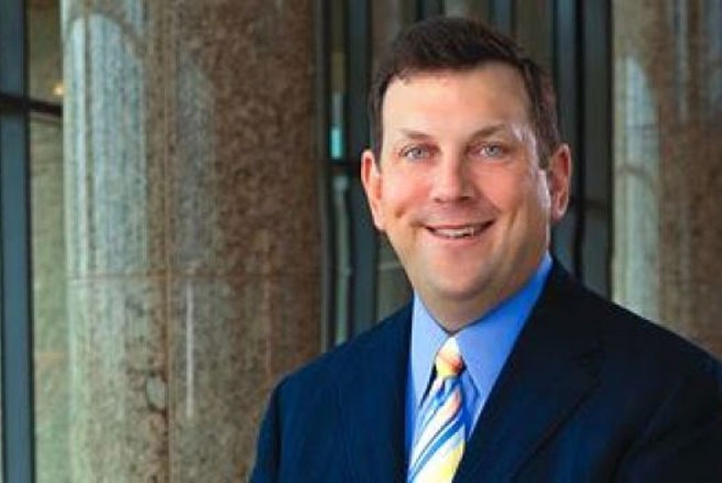 5. John E. Schlifske  Công ty: Northwestern Mutual Lĩnh vực: Đầu tư tài chính Tỷ lệ ủng hộ năm 2013: 96% Tỷ lệ ủng hộ năm 2012: 93% Tăng/giảm tỷ lệ ủng hộ so với năm trước: +3%