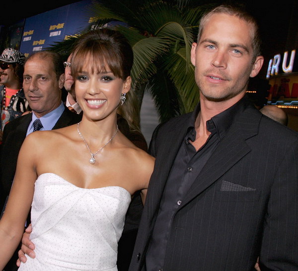 Lúc này Jessica vừa chia tay người yêu là Michael Weatherly (bạn diễn trong 