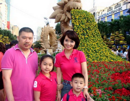 Gia đình hạnh phúc của Mai Thu Huy&ecirc;̀n